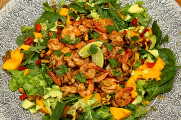 Risarækjusalat með mangó, avókadó og pistasíuhnetum