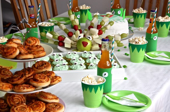 Afmælisveisla og muffins með vanillusmjörkremi