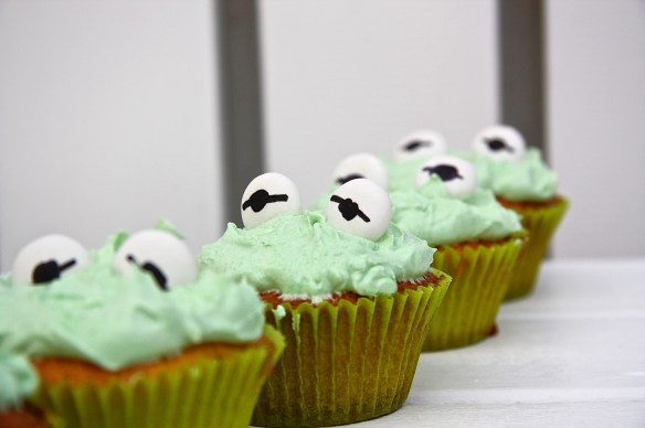 Afmælisveisla og muffins með vanillusmjörkremi