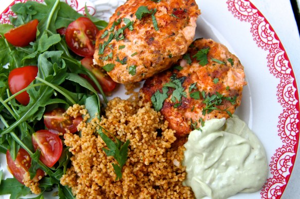 Laxabuff með avókadó-chilisósu